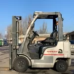 Газ-бензиновий навантажувач Nissan,  2012 року. Модель: P1F1A15D