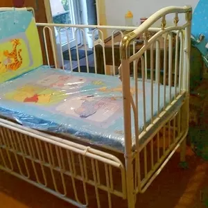 Продам детскую кроватку Geoby 05TLY612