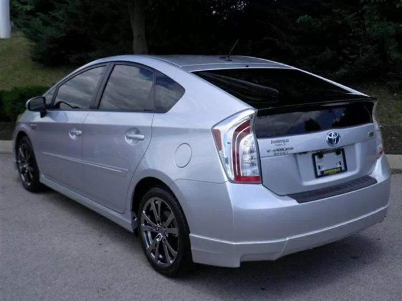 2012 Toyota Prius 3 хэтчбек 4