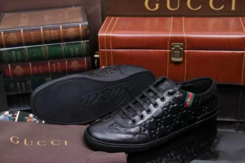  Купити взуття Gucci 2