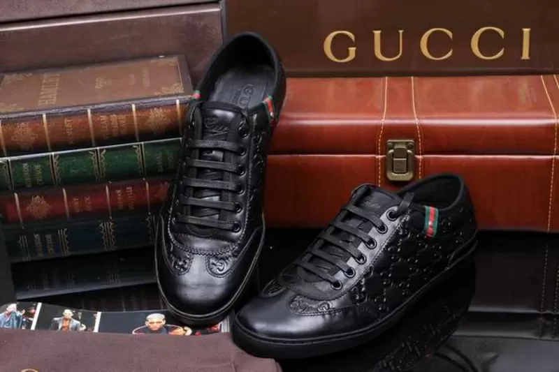  Купити взуття Gucci 3