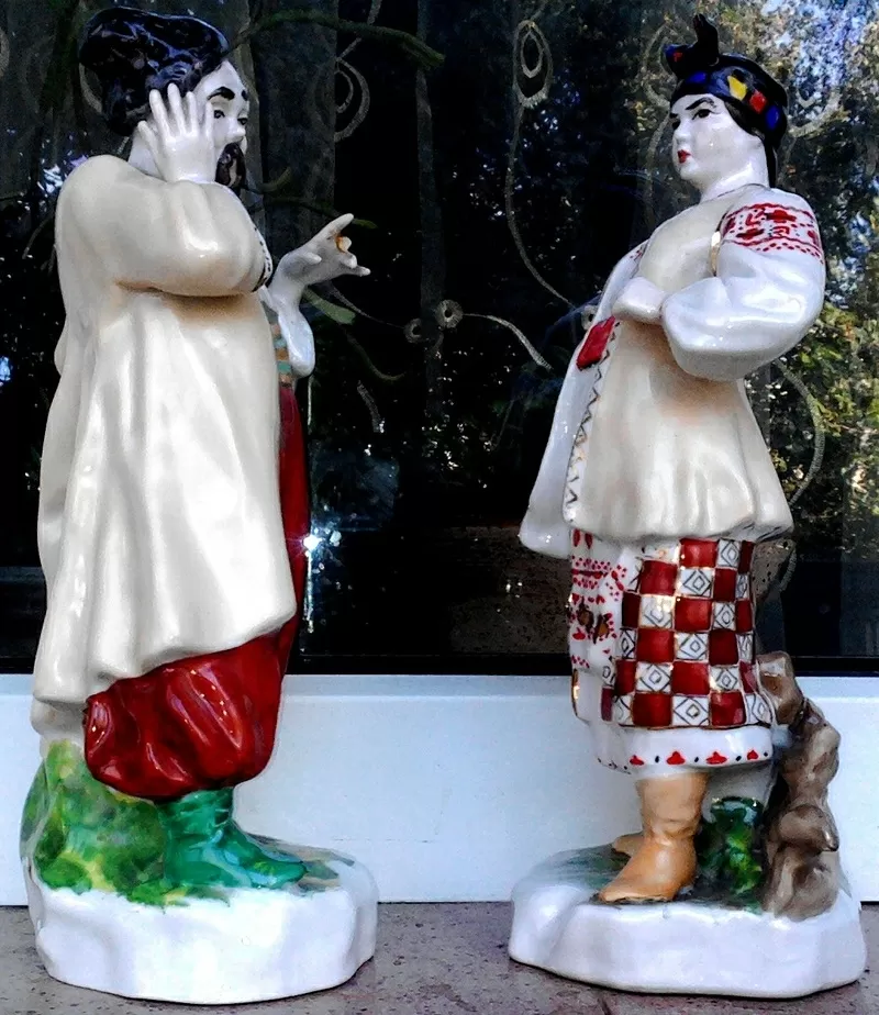 Статуетки: Карась і Одарка. Знаменита скульптурна група Карась та Одар 2