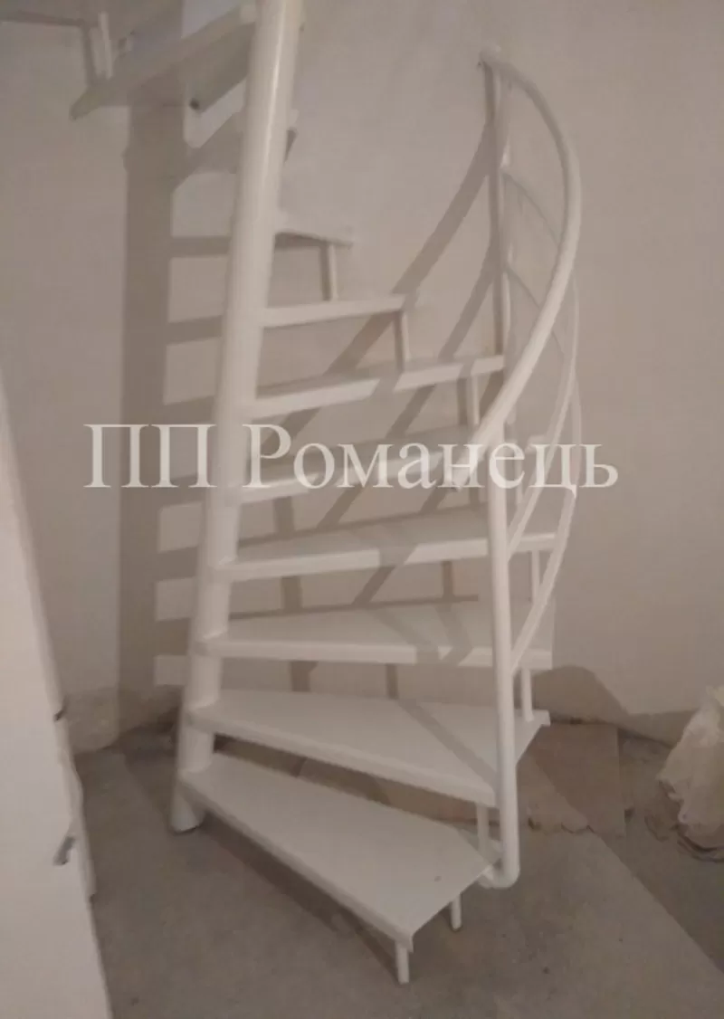 виготовлення гвинтових сходів з нахиленою віссю у Львові 2