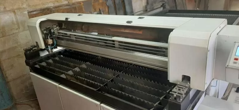 Лазерний верстат для різання металу,  фанери,  акрилу CO₂ 180 Вт. ПРОДАЮ 3