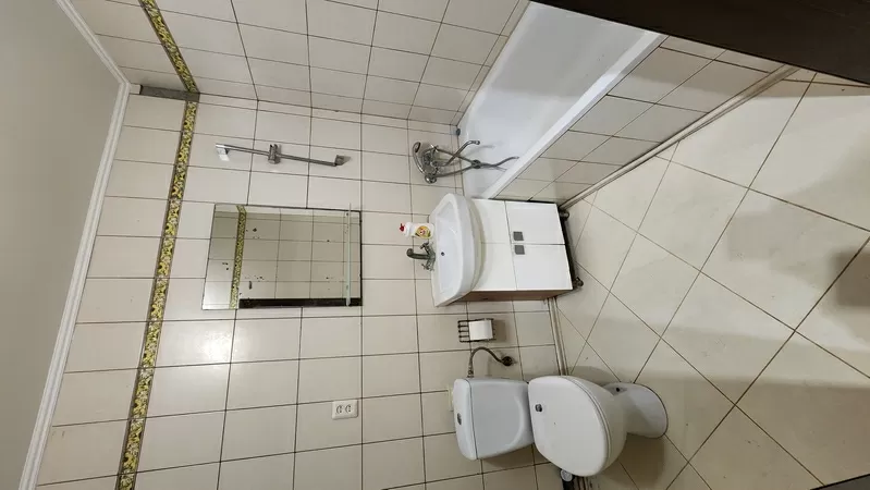 Продаж 2-кімнатної дворівневої квартири в центрі вул. Огієнка,  11 6