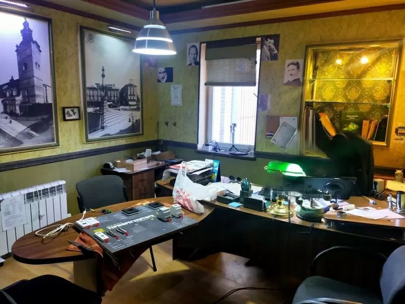 Окрема комерційна будівля у Львові  вул. М. Лобачевського,  4 4