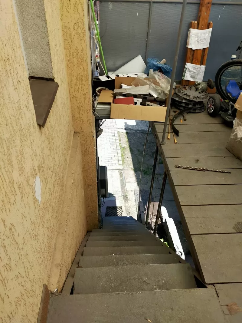 Окрема комерційна будівля у Львові  вул. М. Лобачевського,  4 5