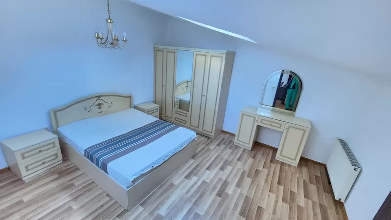 Продаж 2-кімнатної дворівневої квартири в центрі вул. Огієнка,  11