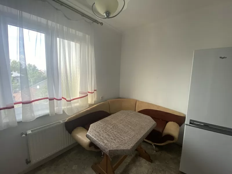 Продаж 4-кімнатної квартири. З меблями і технікою, вул.Скісна 4 3
