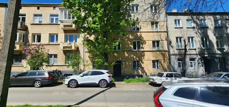 Продаж 4-кімнатної квартири. З меблями і технікою, вул.Скісна 4